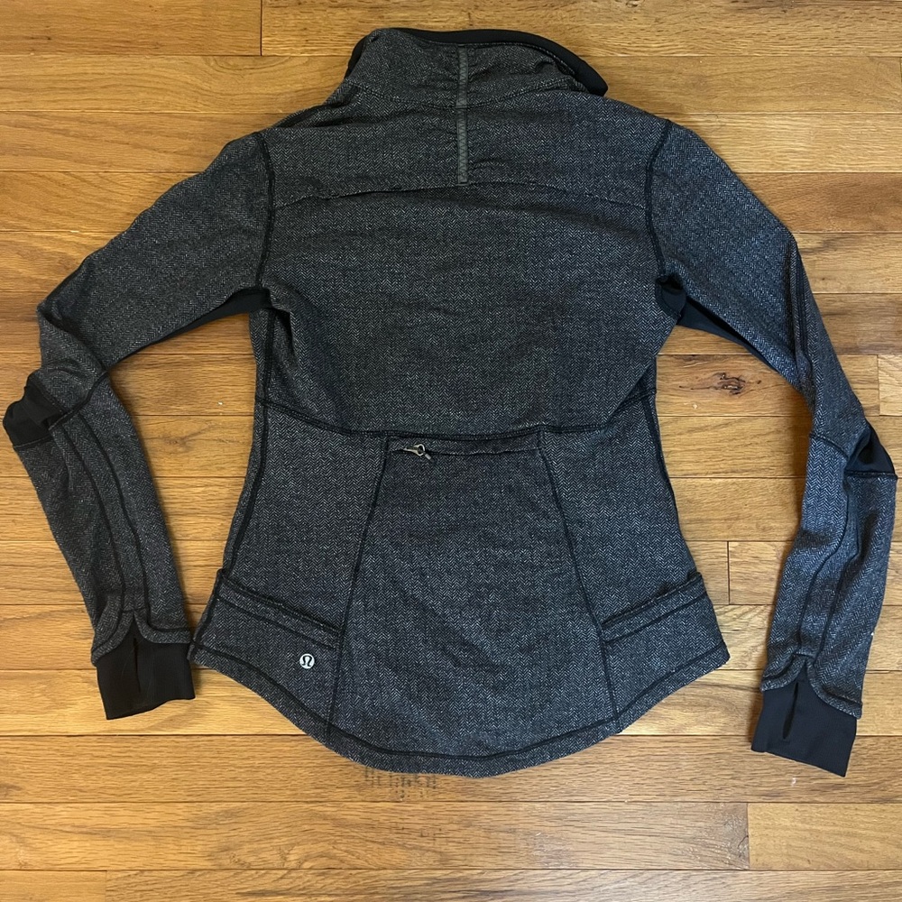 Lululemon Gray Base Runner Half-Zip - image 3
